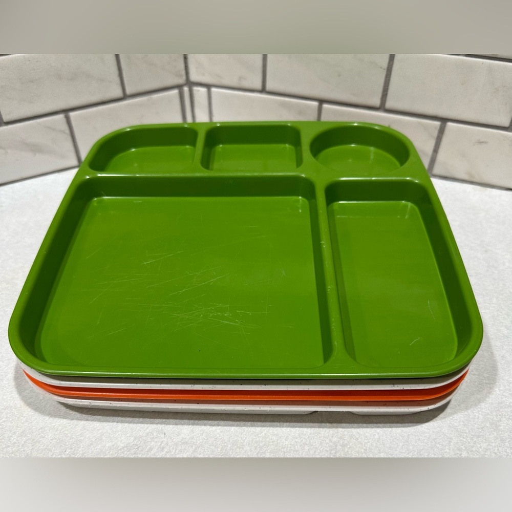 Set Of 4 Nordic Ware Party Trays Cafeteria Lunch Camping Divided Tray Lot